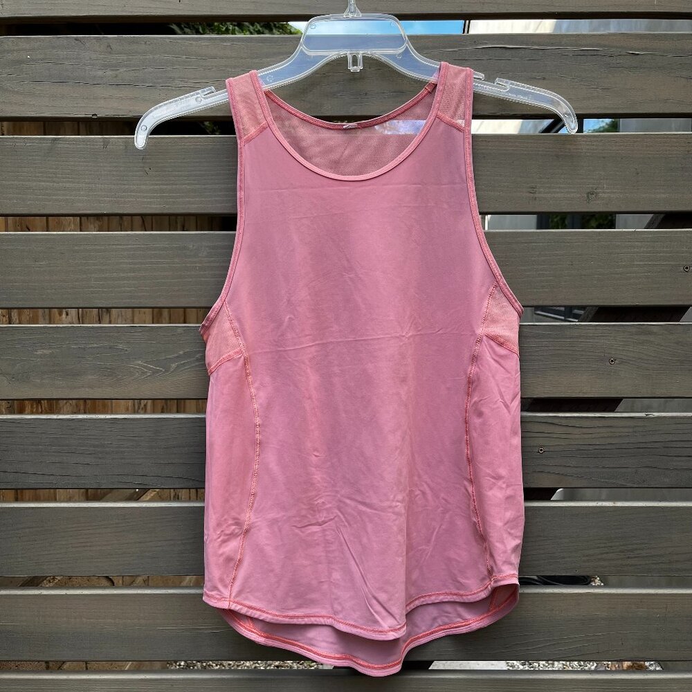 Lululemon Lightweight Sculpt Tank Top II in Pink Coral, Size 4 Mesh Back